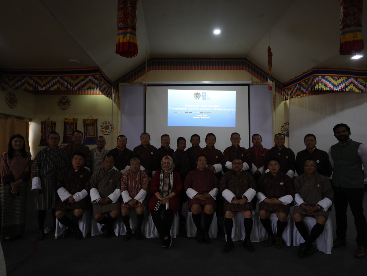 UNDP_SDGFinance's tweet photo. 🤝@UNDP #Tax4SDGs hosted a 1️⃣-day workshop in #Bhutan for parliamentarians.

Engaging and inspiring discussions focused on how taxation can propel progress towards the #SDGs, promoting good governance and enhancing integrity in #tax systems. 🇧🇹 https://t.co/b5xL3LoDJc