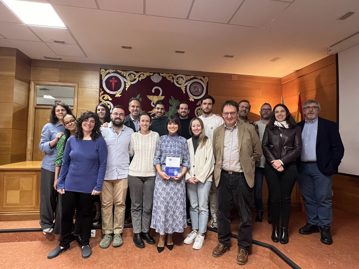 Tenemos una nueva Doctora en <a href="/FarmaCHUSLab/">FarmaCHUSLab</a> <a href="/FarmaCHUS/">FarmaCHUS</a> 
Enhorabuena <a href="/Iriavarey/">Iria Varela Rey</a> 😍