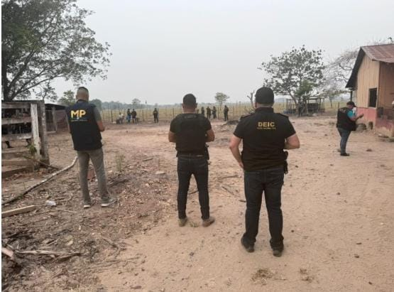 MPGuatemala_EN's tweet photo. 🚨Special Report🚨#PM #SearchandSeizure #Operations #TransnationalCrimes #PNCSupport #Petén The Transnational Crimes Prosecutor's Office, with the support of the Regional Coordination of the Public Ministry (MP), in conjunction with @PNCdeGuatemala, https://t.co/kwQCly7DXl