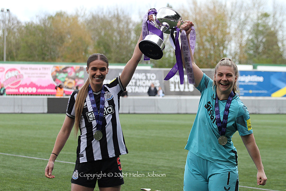 Happy birthday @NUFCWomen Golden Glove winner
@DonnellyG1 Have a great day Grace.

#nufcwomen #ToonLasses #LadyMags #LadyMagpies #HowayTheLasses #WomensFootball
