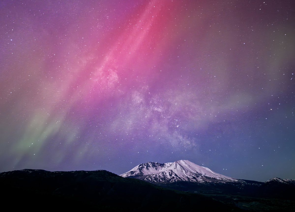 I'm sorry I didn't share this sooner. Check out this AMAZING shot of the Northern Lights that was taken between Friday night & Saturday morning. This photo features the trifecta: Aurora Borealis, Milky Way & Mount St. Helens. Thanks to Ian Reed for sharing!