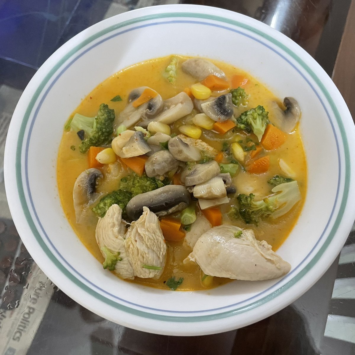 Chicken breast soup with broccoli, mushrooms, carrot, corn and cheese cooked in ghee Spices and condiments: red chilli powder and pinch of pepper #metabolic #health #nutrition #lowcarb #dlife