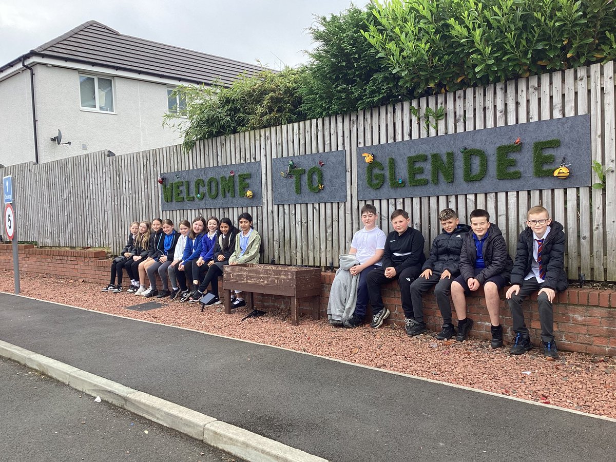 ArklestonSchool's tweet photo. Primary 6 visited @GlendeeC and the Three Bears nurseries today in preparation for their role as buddies. Lots of fun was had by all from playing hide and seek, reading stories and building using construction materials! Some real leaders in the making! #respectedandresponsible https://t.co/rikT1t1nT5