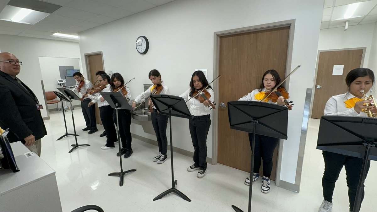 Celebrating Nurses Week, the @Brentwood_STEAM Mariachi is performing for the three University Health clinics in the @EISDofSA district. We thank you for your endless hard work and dedication to our community. @UnivHealthSA #EdgewoodProud