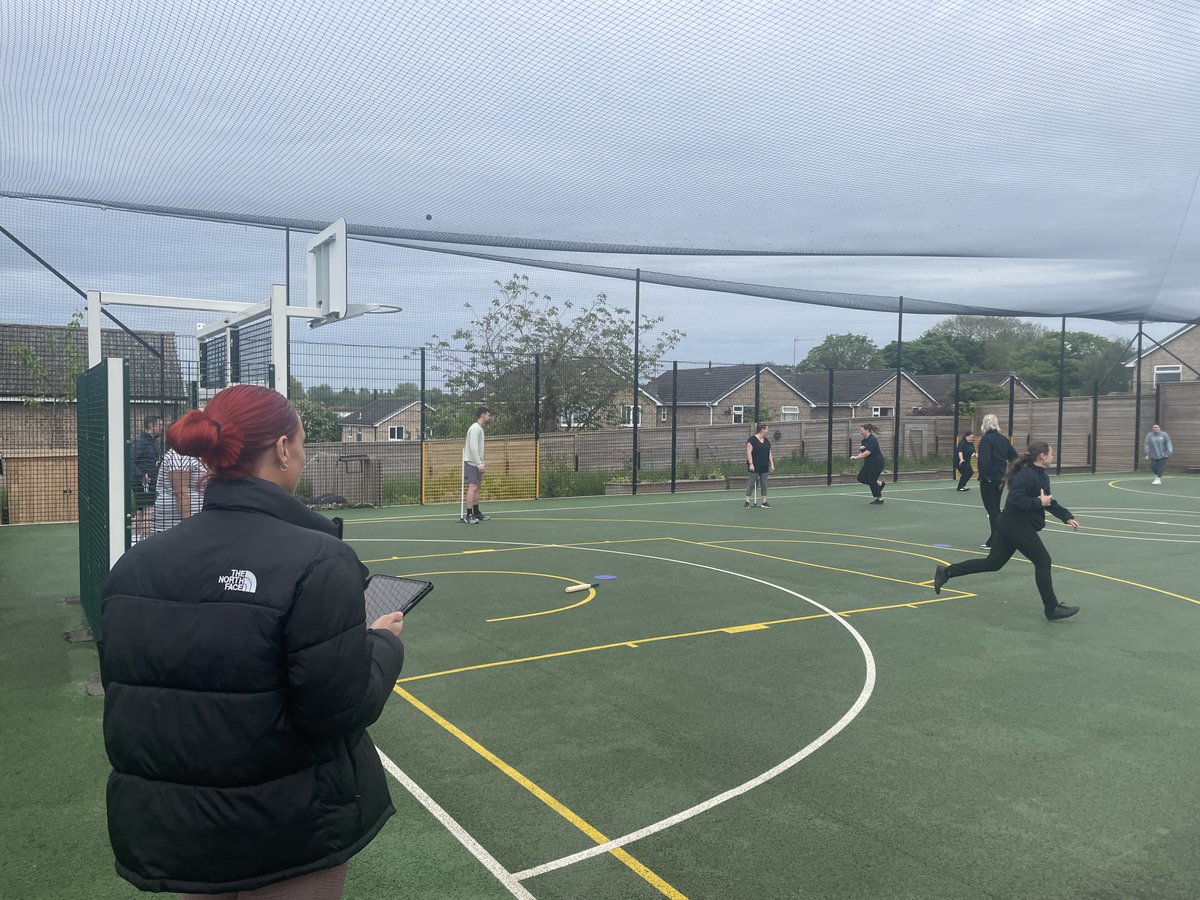 Euler_Academy's tweet photo. Staff CPD #PE #Rounders #AdaptedLearning https://t.co/jkAoF8uVbw