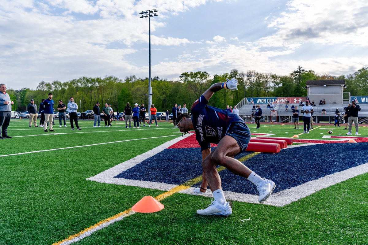 Our Team and school community would like to express our gratitude to all the coaches who visited our school, evaluated our players, and provided them with scholarship offers. A huge thank you to the mastermind @coachwholley for organizing such an amazing event for NE football!