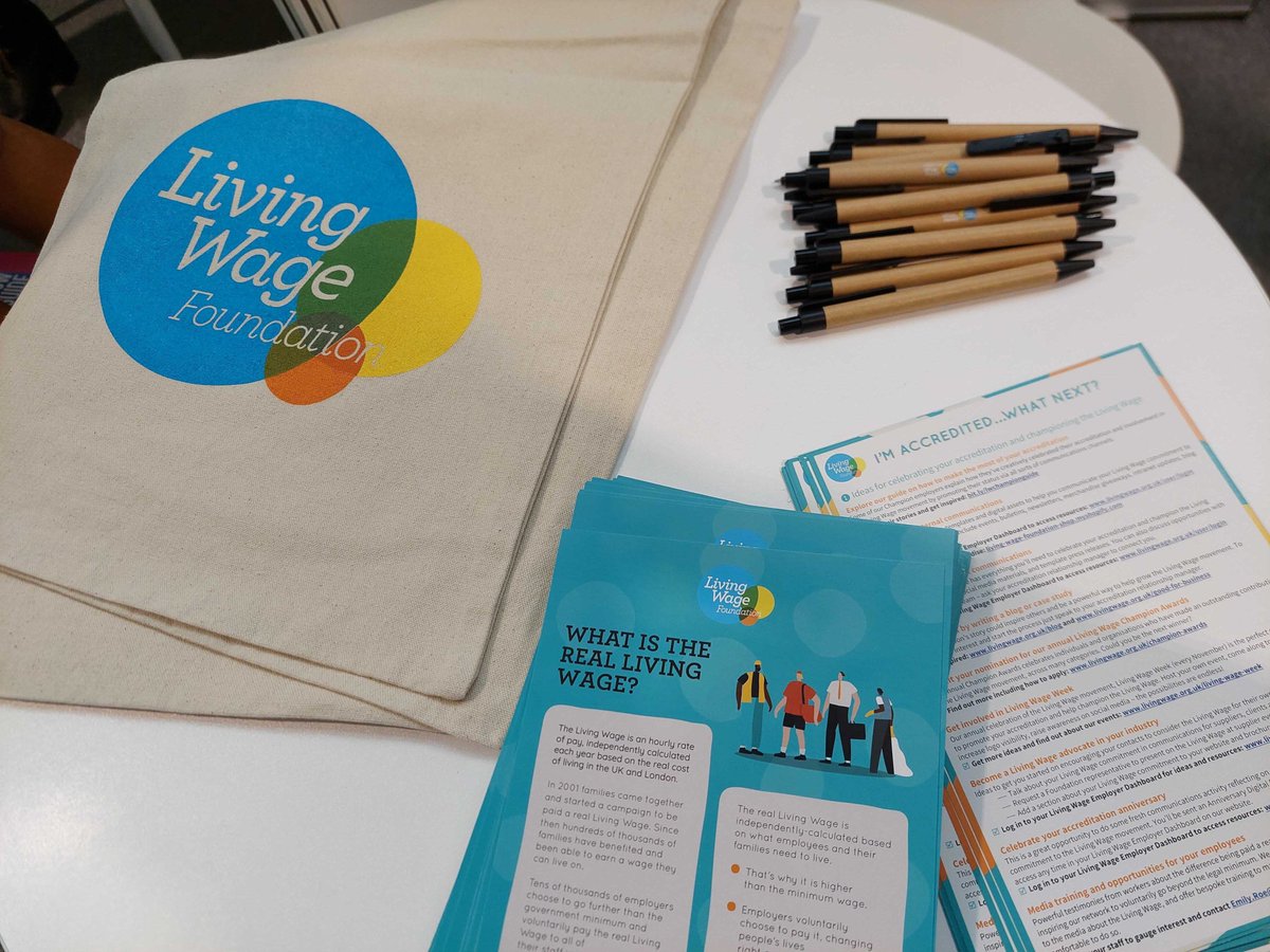 We're at the #MandHshow @MandHShow today, having conversations about wages in the #museums and heritage sector! A pleasure to bump into accredited Living Wage museums, including @HornimanMuseum, @britishlibrary, @NationalGallery, @MuseumofLondon and @MuseumsAssoc #LivingWage