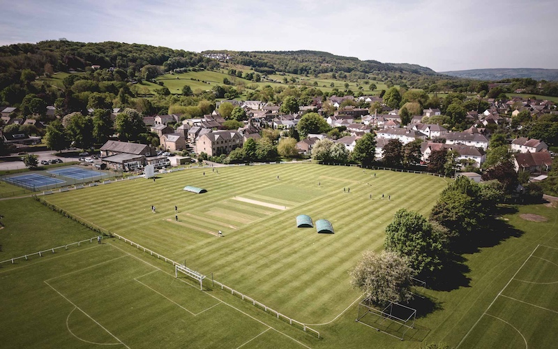 NEW: @caughtlight heads to Pool in Wharfedale for the visit of @biltoncricket in the @AWSCL. (📸 Incredible photos included): cricketyorkshire.com/tough-day-in-t…