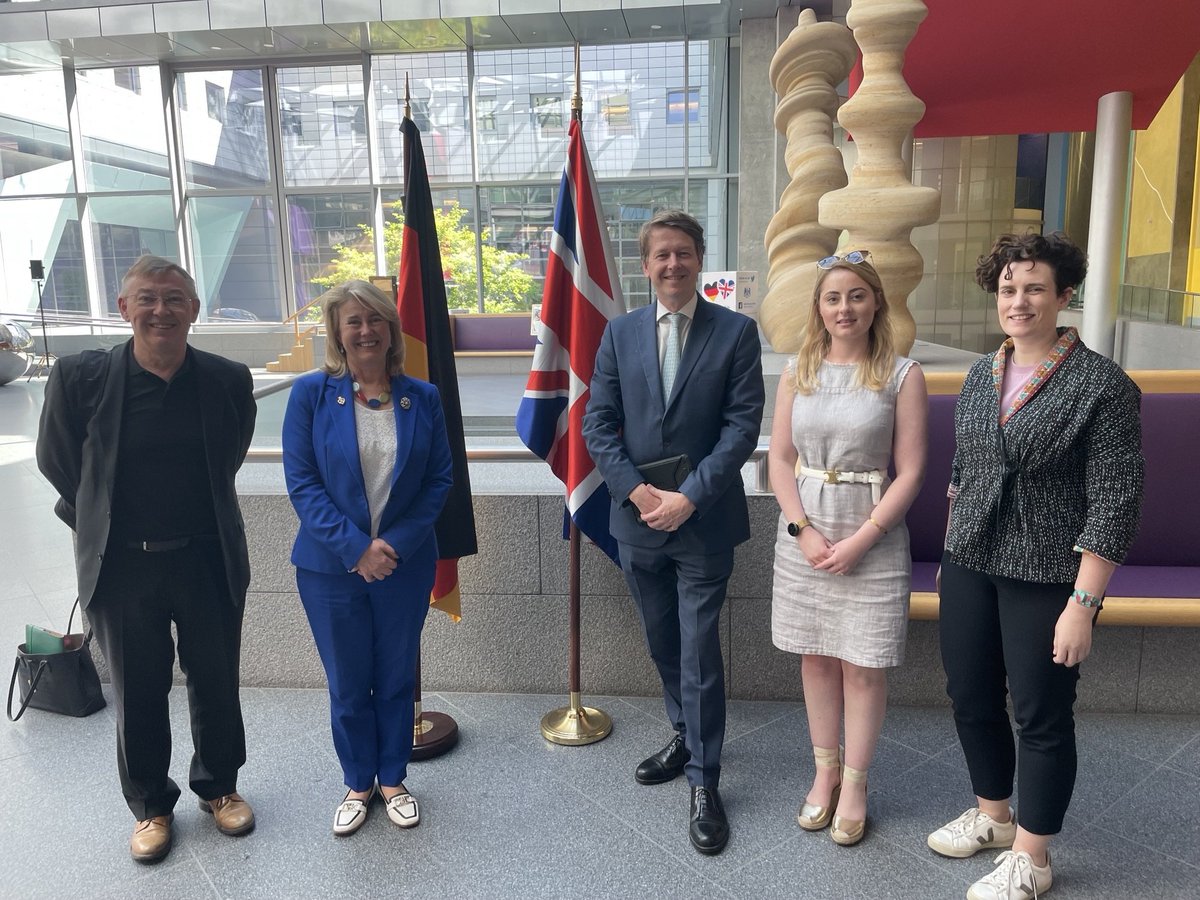 Ein erfolgreicher zweitägiger #Berlin-Besuch des Bildungsausschusses im UK Parlament zu aktuellen Herausforderungen in der Kinder- und Jugendhilfe geht zu Ende. Herzlichen Dank für einen interessanten Austausch an unsere Gesprächspartner! #Freundship