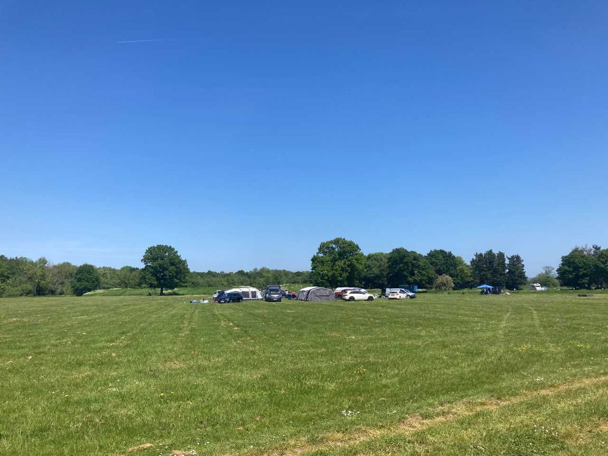 Experience unparalleled camping at the Hop Farm campsite in the heart of Kent! Set in over 500 acres of picturesque open fields and woodland, this touring and campsite offers a year-round escape like no other. 🐶 Welcomes dogs 🐾 weacceptpets.co.uk/Kent/8801 #HopFarmCampsite