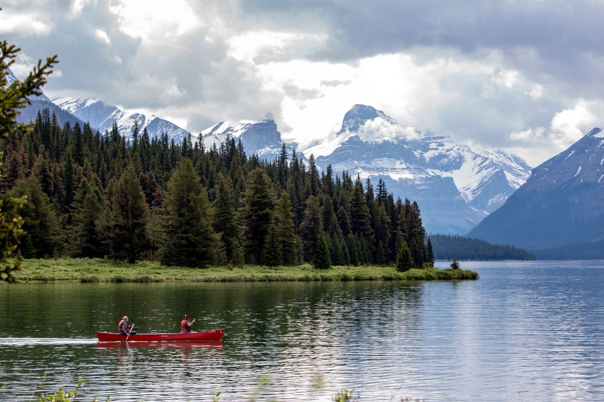 Summer is just around the corner! Help protect Jasper National Park's waters from AIS! 🚣‍♂️ Prevention is key. #CleanDrainDry before entering new waters. Spotted AIS? Email reportAIS-signalerEAE@pc.gc.ca. 🌅🏖️ parks.canada.ca/jasper-aquatic…