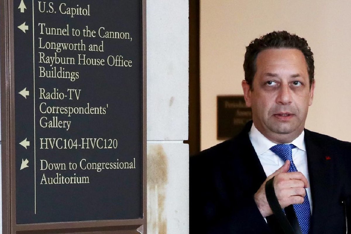 🚨🚨MUST READ THREAD EXPOSING THE RELATIONSHIP BETWEEN @MichaelCohen212 AND @felixsater🚨🚨🚨 WHO IS @felixsater? Felix Sater is the Russian born USSR emigree who came to the United States in 1974 at the age of 8 years old to escape religious persecution as a Jew in the former