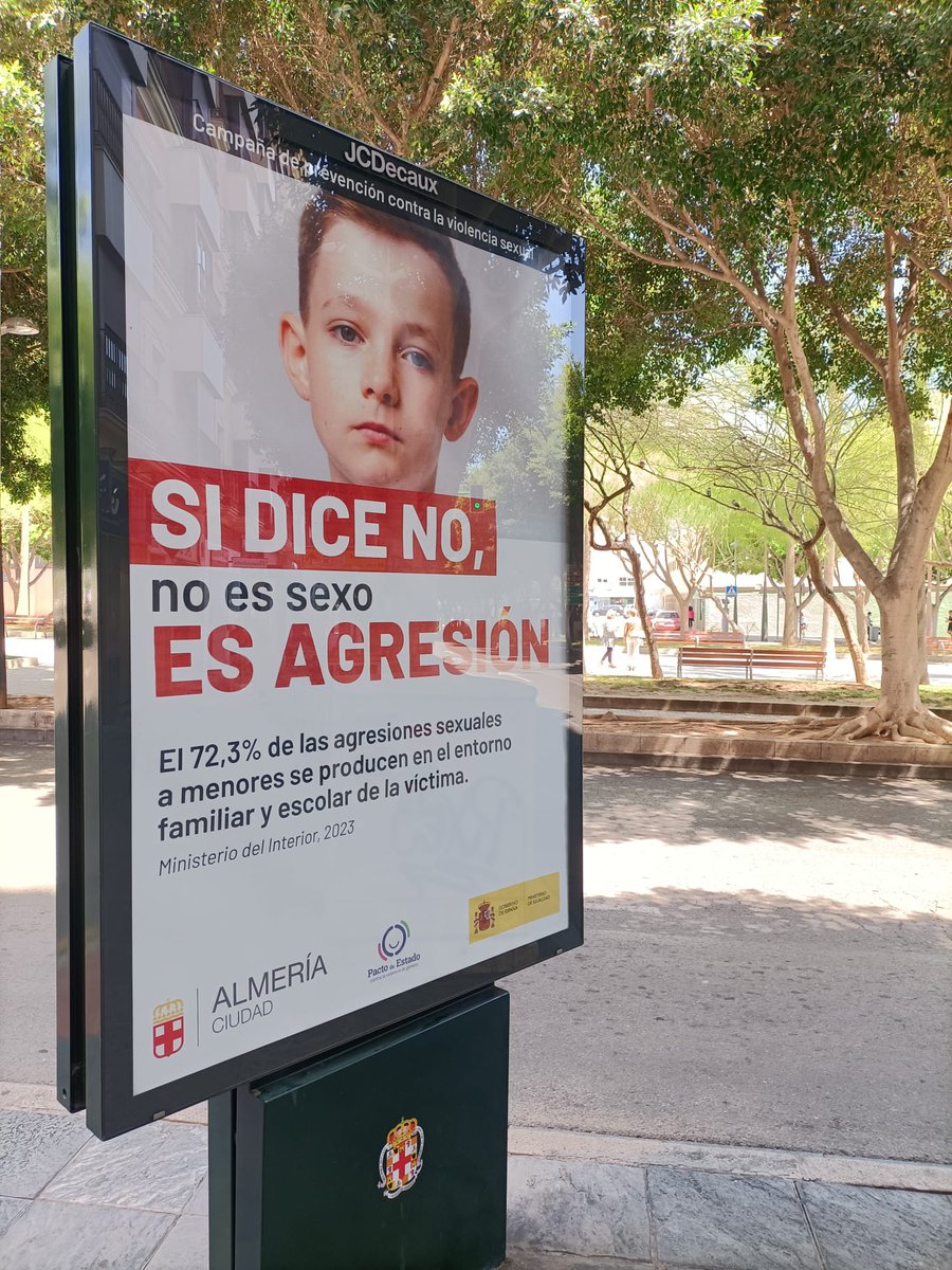 Esto no es un fake. Es una campaña del ayuntamiento ee #Almeria con fondos del pacto de estado contra la #violenciadegenero que habla de #pederastria ????? Se ríen de nosotr@s????