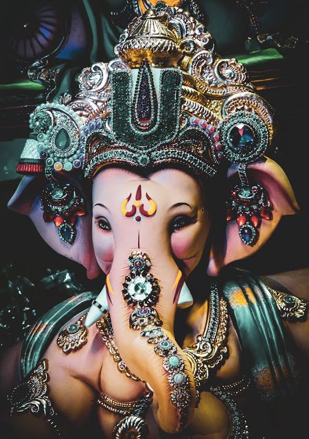 Ganpati Bappa gives us the wisdom to overcome obstacles and the strength to face challenges! ॐ श्री गणेशाय नमः🙏🌺