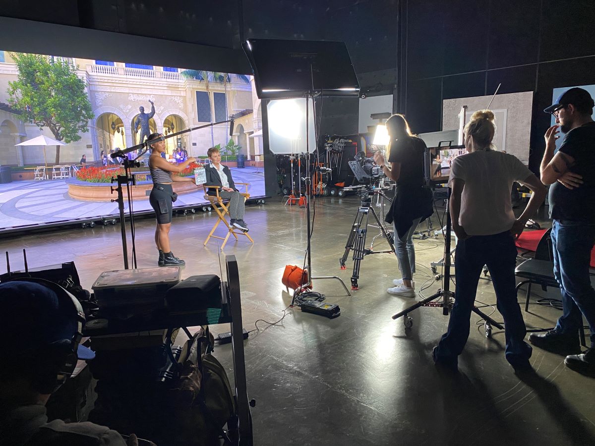 .@USCCinema is educating students on #VirtualProduction, and Sony’s Crystal LED screen is helping to support the new curriculum dedicated to the latest method for on-set production! Check out @BroadcastBridge's interview with USC to learn more: bit.ly/3WGsMtF