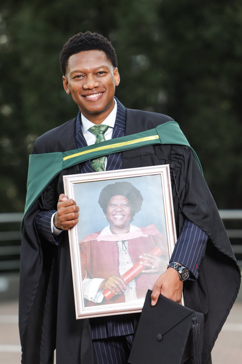 ProVerb graduate with a BBA degree from Regenesys Business School! 🎉

He dedicated the degree to his late mother.