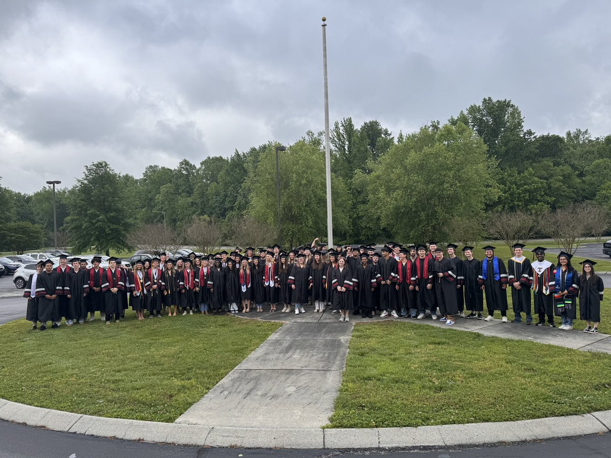 What an amazing walk down memory lane @WMS_BOBCATS @JackTFarrar @BelAire_Bees with our @TullahomaHS Class of 2024! So much 🖤♥️🐾 shown to our seniors! Thanks to all @TCSPublic @DrGregEnglish