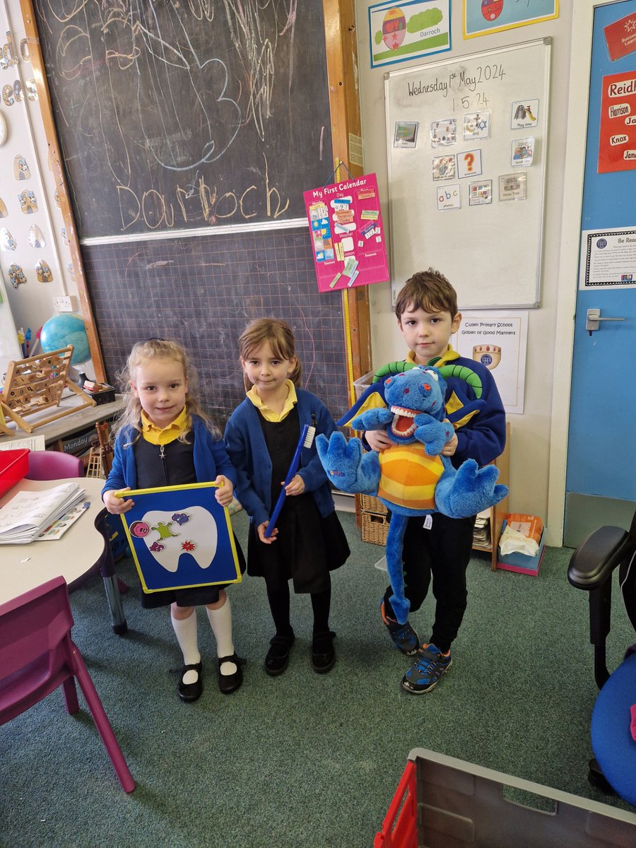 Yesterday Michelle visited the P1 & 2's at Cullen Primary school to provide oral health talks - she had some willing volunteers 🤩 @CullenPrimary @NHSGrampian @NHSChildsmile