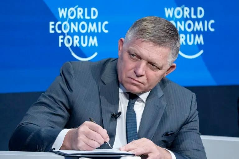 🚨BREAKING 🇺🇦🇷🇺🇸🇮🚨

LEFT-WING WEF PUPPET President of Slovenia Robert Fico has been SHOT 

He announced last month 'Russia’s use of military force in Ukraine was a flagrant violation of international law' 

Is it OVER for the liberal order? 👀🔥