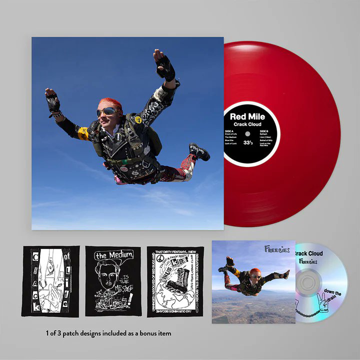 #dinkededition No.298 - CRACK CLOUD spindizzyrecords.com/products/crack… ● “Burn Out” red vinyl * ● “Freebies”’ CD with 2 unheard bonus tracks * ● Red Mile exclusive art patch (1 of 3 designs) * ● Numbered edition ● Limited pressing of 600 * * = EXCLUSIVE @jagjaguwar @dinkededition