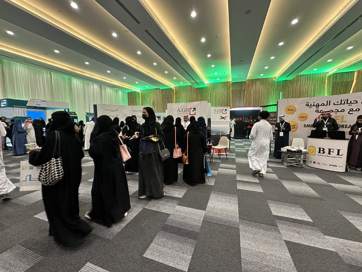 صور من اليوم الثاني من مشاركتنا بالملتقى الخاص  بيوم المهنة لخريجين و خريجات جامعة جدة 

#توظيف #جامعة_جدة #جدة #يوم_المهنه #لوجستك