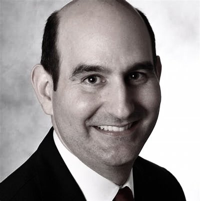 Designado para el <a href="/Mef_Pma/">Ministerio de Economía y Finanzas de Panamá</a> , <a href="/FelipeChapman/">Felipe Chapman</a>, hereda de Héctor Alexander cinco tamales horribles :

1️⃣ La deuda aumentó de 23 a 49 billones en cinco años.

2️⃣ Perdimos recientemente el grado de inversión logrado en 2010.

3️⃣ Aunque el desempleo se ha reducido, el precario empleo