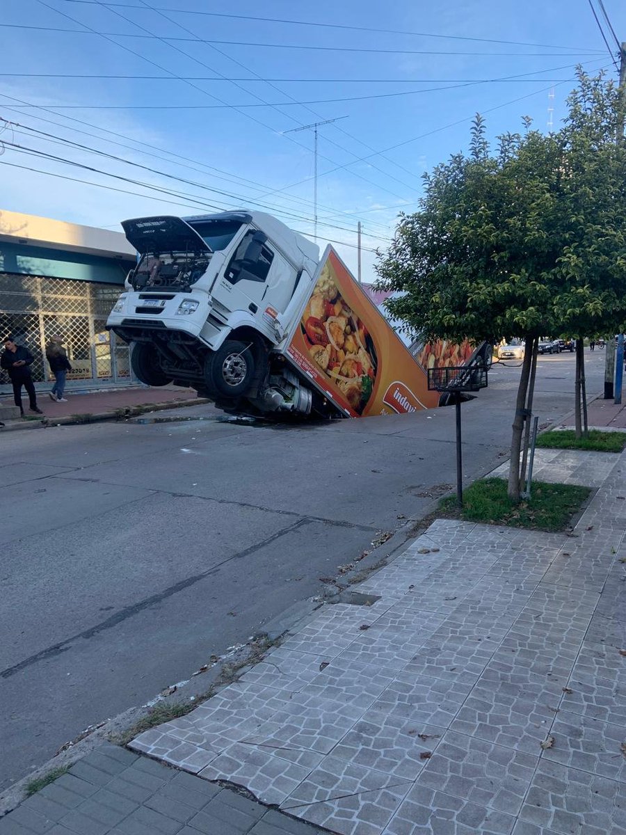 Se partió a la mitad loco, titanic quién te conoce?