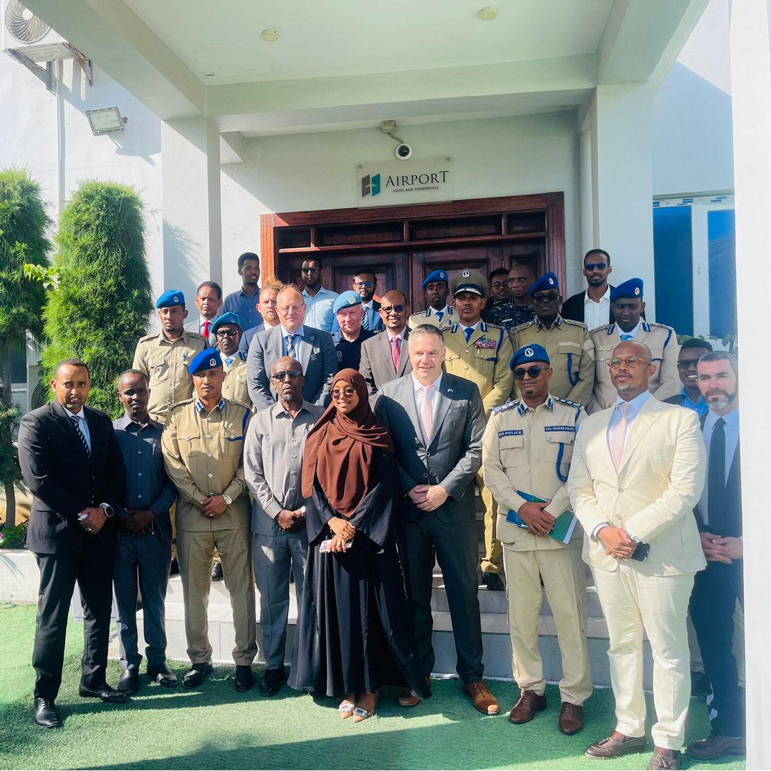 Constantly improving justice sector systems helps to achieve long-term stability. @US2SOMALIA is proud to support the new Somalia Criminal Investigation Program (SOMCIP), funded through @StateINL and implemented by @IDLO. SOMCIP will train over 400 federal and state investigators