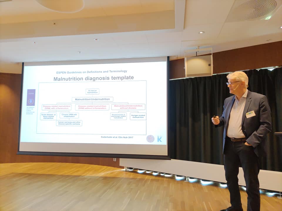 SESAM conference (International Congress on Dementia, Frailty and Sarcopenia in Stavanger)での講演が終わりました。自分のスライドはありませんがこんな感じでプレゼンしていました。終了後は神戸で13年間仕事していたスタヴァンゲルの老年科医と日本語で話しました。今は日本人は少ないそうです