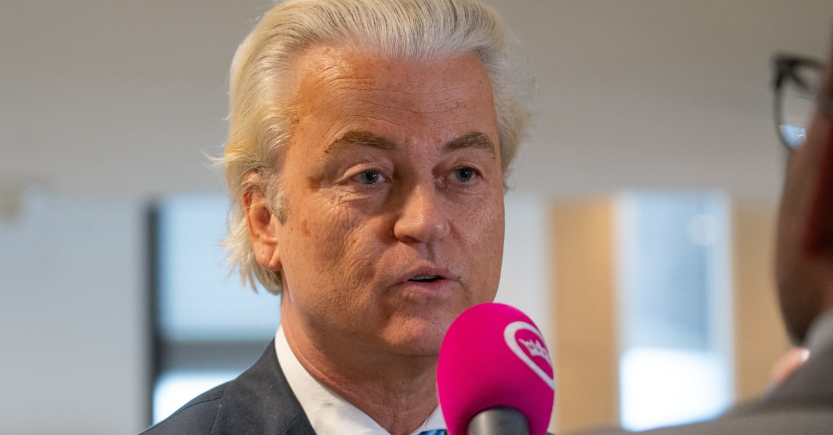 NIEDERLANDE BEKOMMEN RECHTE REGIERUNG! 🇳🇱 

In Den Haag wurde Einigung über die Bildung einer rechten Koalition unter Einschluss der PVV von Geert Wilders beschlossen. 

Die Niederlande sind im Gegensatz zu Deutschland noch eine Demokratie...

#COMPACT 👉 t.me/CompactMagazin