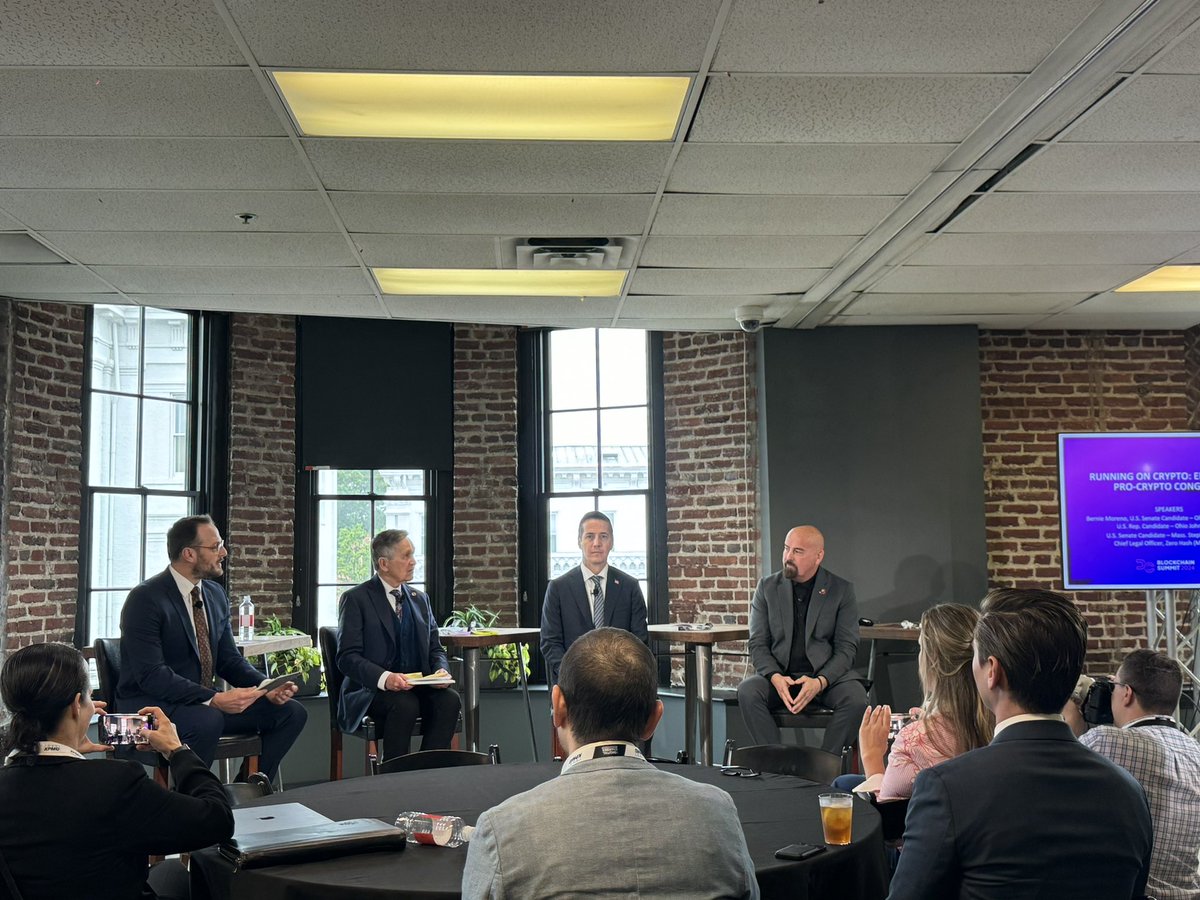 BTCBruce1's tweet image. Everyone attending #DCBlockchain is a Republican. Blockchain is technology, the future, and democracy. 
However, the Democrats just don&apos;t get it.