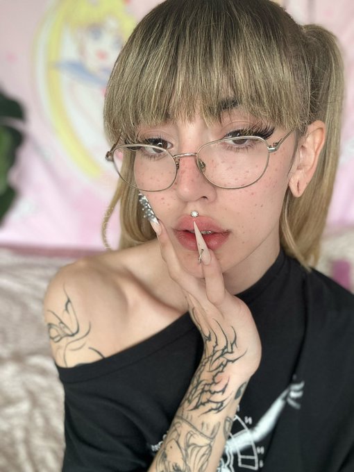 nothing really matters anyway☺︎︎ https://t.co/WUkVpTsyuQ