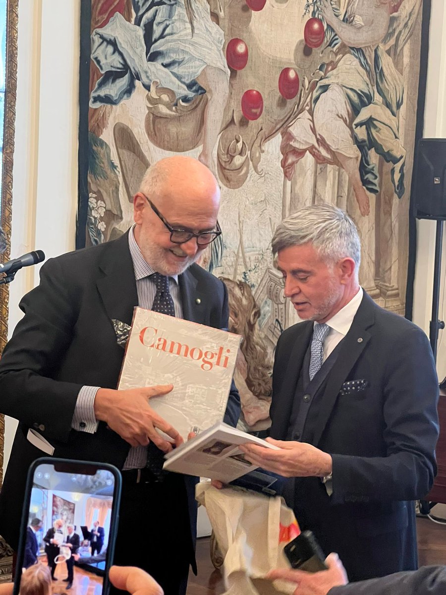 Great to have today in #Grosvenor Square the @TristanAdm Philip Kendall and the President of the City Council of Camogli Paolo Terrile The incredible bound between 🇮🇹 and the population of the world’s remotest island Thanks to @GaglioneAlex and to the Repettos and Lavarellos