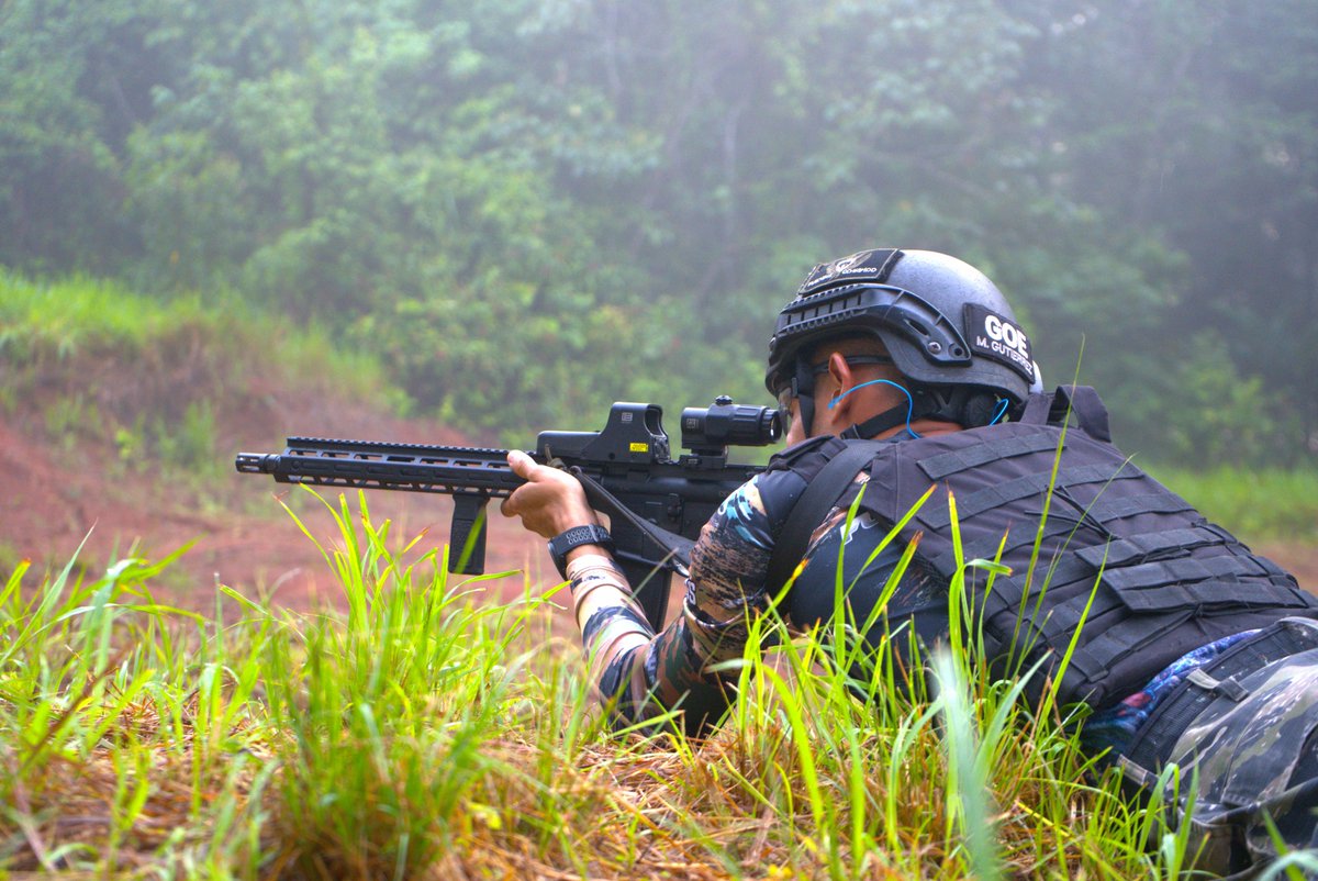 #FuerzasComando2024 | Las unidades que participan del polígono de alta precisión son tiradores capaces de apuntar a objetivos en movimiento y objetivos fijos en simultáneos blancos hasta una distancia de 700 metros en un momento muy preciso.