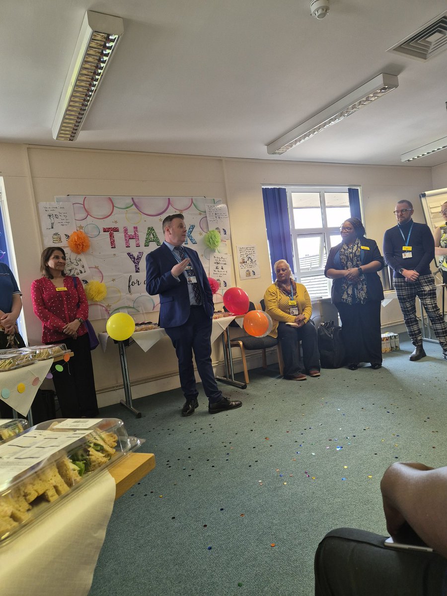 It's never too late to appreciate our nurses and midwives. Thank you to all our community colleagues who hosted this event ##IND24 <a href="/TraylingShahida/">Shahida Trayling 💙</a> <a href="/CCnurseian/">Ian</a> <a href="/zenkim74/">Kim</a> <a href="/SholaAdegoroye/">Shola Adegoroye 💙</a> @NorthMidNHS with our chief nurse #ProfLenny