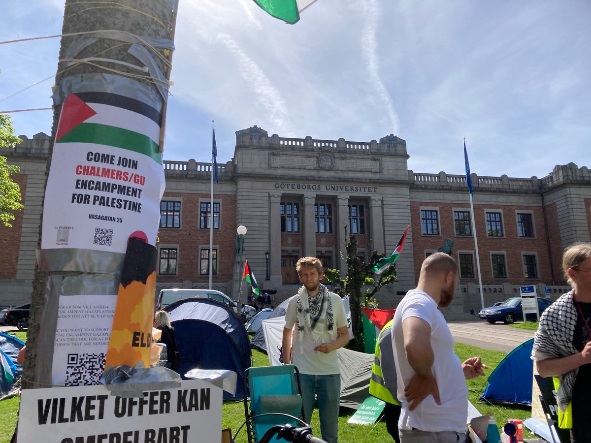 🇸🇪 conscience is slowly being stirred ✊🏽

on beautiful ☀️ days students of @goteborgsuni is joining the 🌏 to say #NeverAgain

🙏🏽 for this #solidarity

#Gazaplatsen #GazaProtests 
#StopIsraelWarCrimes 
#genocideofPalestinians 
#PalestineWillBeFreeSoon