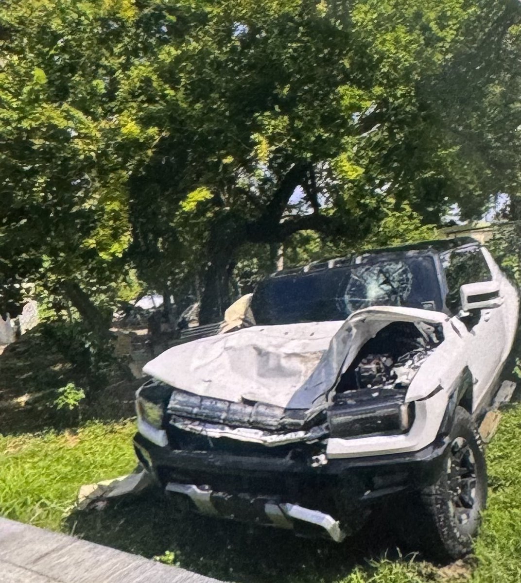 CIC HUMACAO localiza Hummer que se sospecha fue usada en el Hit&run el domingo en Humacao. Estan graves en centro medico 2 jinetes y murieron 2 caballos