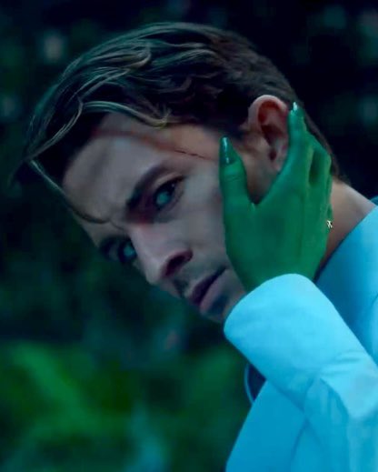 ✨NEW✨ Jonny as Fiyero in the new Wicked trailer 🥹 Oh Jonny, I am so proud of you!!!

📸: Quick screencaps! 

#jonathanbailey #wicked