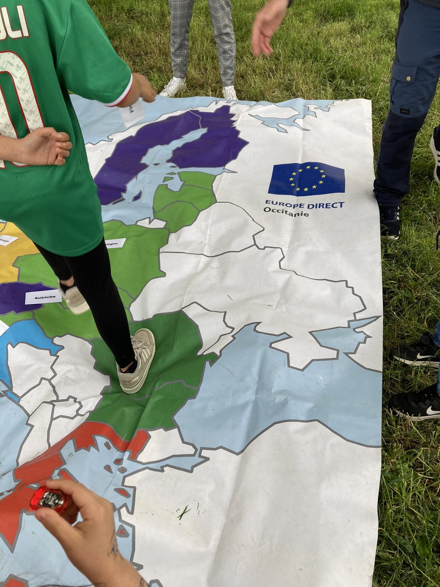 Joli Mois de l’Europe🇪🇺c’est parti pour une après-midi d’animation à la Reynerie avec la @la_csf dans ce le cadre de la Semaine de l’Europe @Toulouse 
Au programme👇
Expos et quiz sur l’histoire,les pays, et valeurs de l’Europe et de l’#Olympisme.
#CitoyenneteEuropeenne
#JMEurope