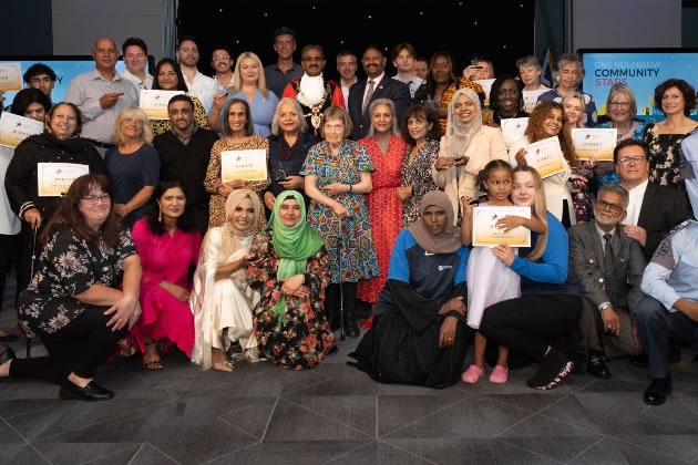 Nominations Open for One Hounslow Community Stars' Awards For residents, voluntary groups and businesses going above and beyond chiswickw4.com/default.asp?se…