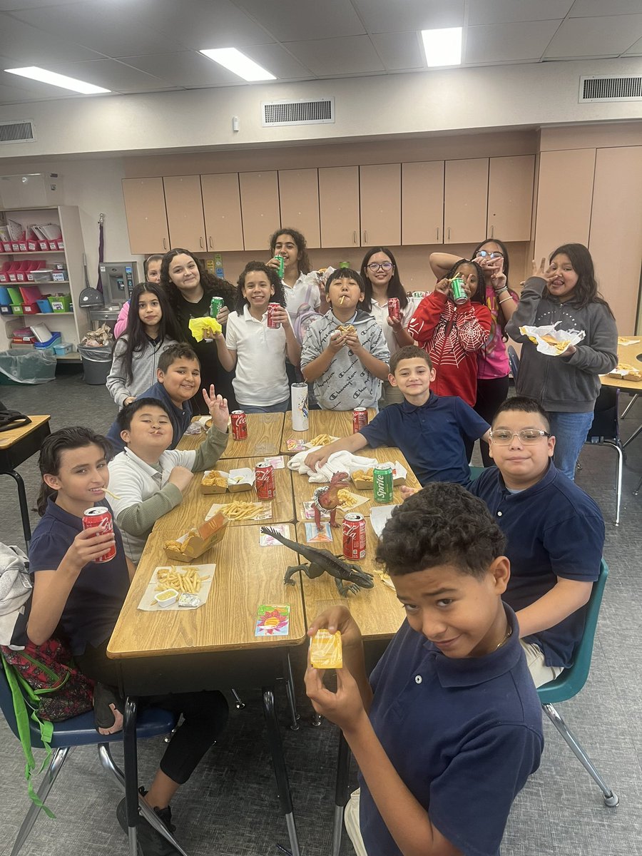 CampanarosClass's tweet photo. Check out my 18 Allstars who got 4’s and 5’s on their 5th Grade FAST!! Rewarded with McDonald’s 🥳🥳🥳 @HCPSForestHills https://t.co/APwrpgjJWY
