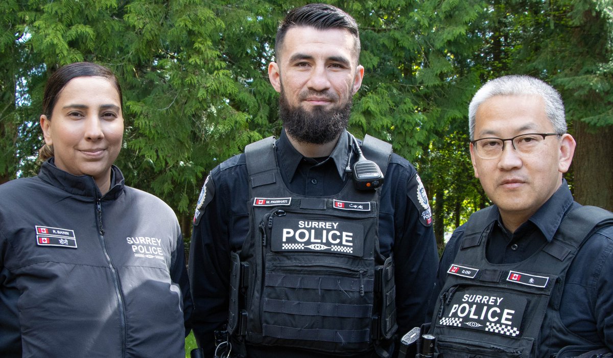 You’re not seeing double – some of our officers are wearing two nametags. This initiative helps members of the public identify officers that can speak different languages. With over 38% of Surrey residents speaking languages other than English, this is one way we can help meet