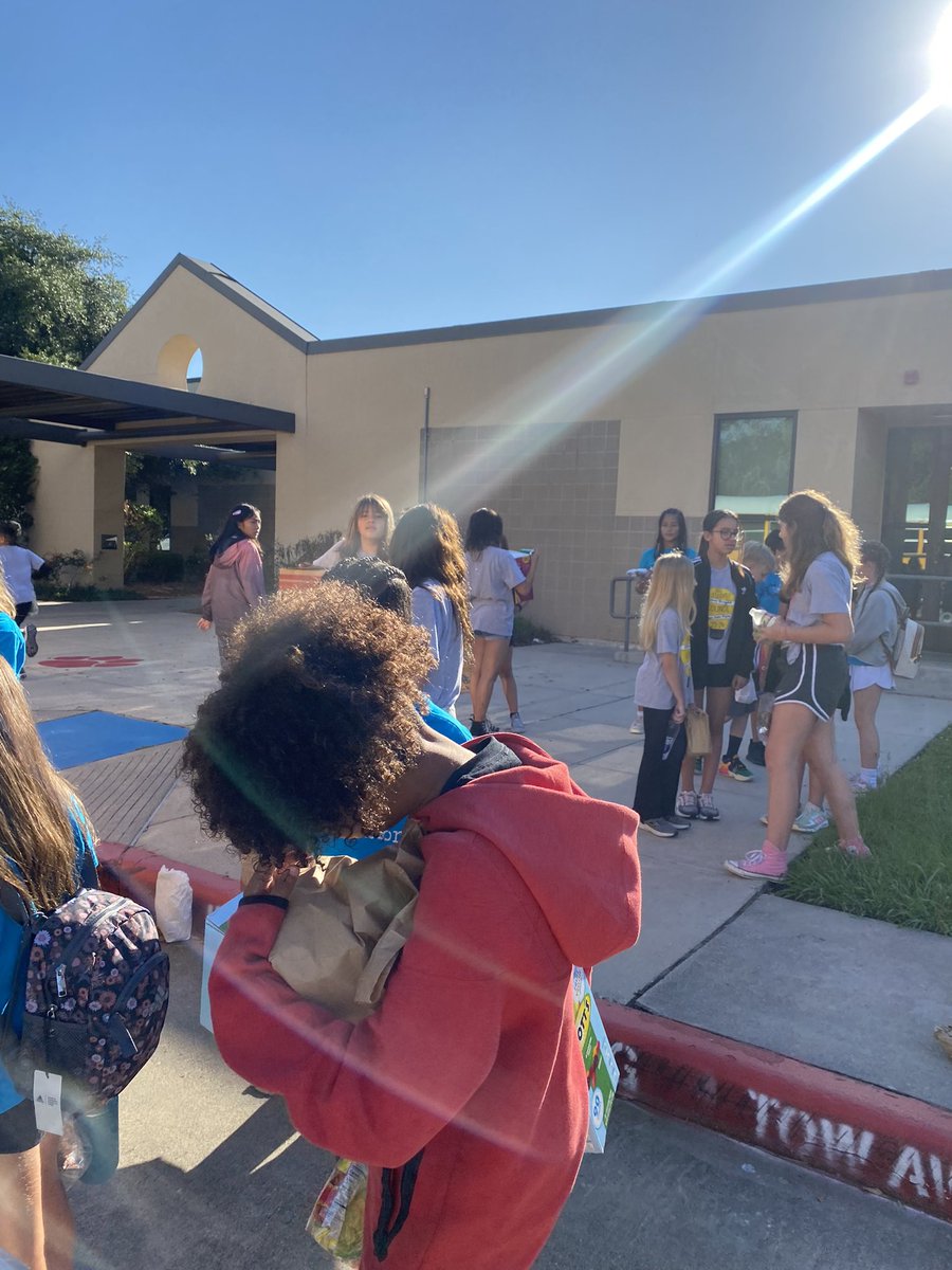 Pine Forest ❤️ Library (@library_pfe) on Twitter photo About 2,000 individual snacks collected and Student Council and CIA are loading up and taking to Ronald McDonald House!!❤️ <a href="/HumbleISD_PFE/">Pine Forest Elem</a> <a href="/beverlymford/">Beverly Ford</a> <a href="/Ms_Istre5/">Ashley Istre</a> <a href="/Counselor_PFE/">Katrina Johnson</a> #pfeishappy About 2,000 individual snacks collected and Student Council and CIA are loading up and taking to Ronald McDonald House!!❤️ <a href="/HumbleISD_PFE/">Pine Forest Elem</a> <a href="/beverlymford/">Beverly Ford</a> <a href="/Ms_Istre5/">Ashley Istre</a> <a href="/Counselor_PFE/">Katrina Johnson</a> #pfeishappy