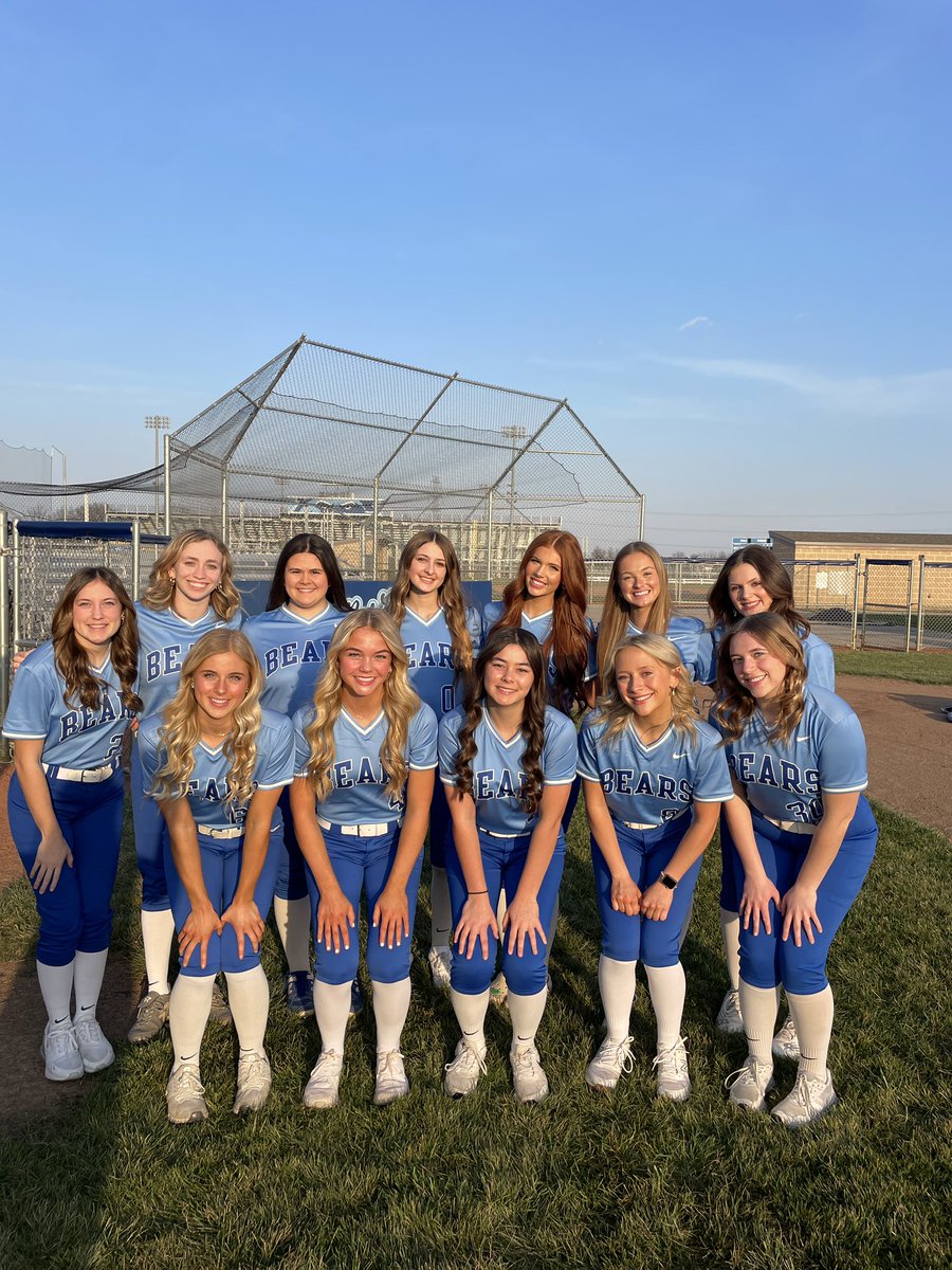 BerlinBearsSB's tweet photo. Thank you to our amazing 4 seniors for your leadership, energy, and passion for the game we all love. You have left quite the legacy behind for this program. Congrats to the class of 2024 ππ©βπ
#BearFam @avakresak87 @ella_erwine @melaina_roach @GraceKemper24 https://t.co/xk4JIUdecH