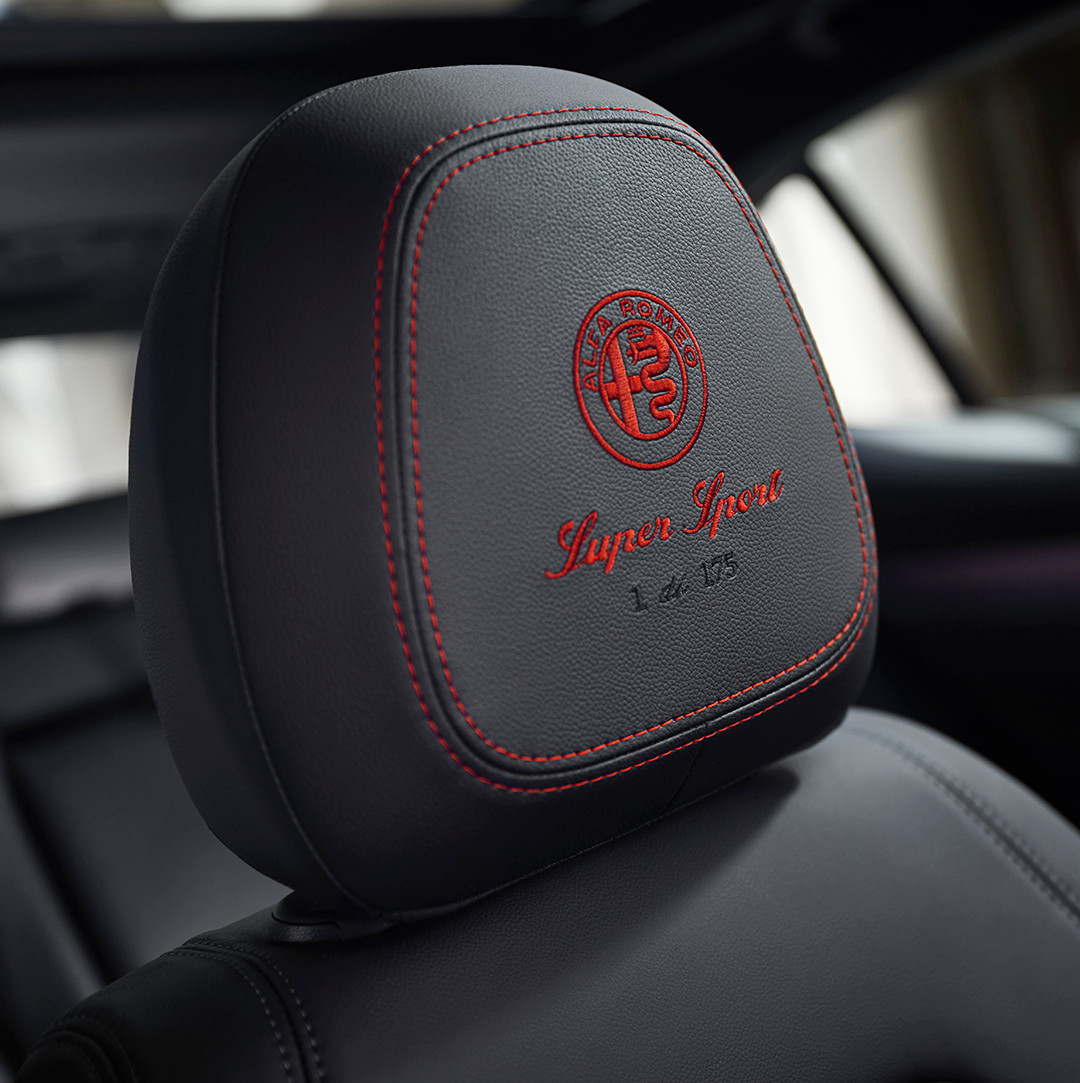 Experience the final lap with Super Sport, the ultra-limited edition Quadrifoglio Super Sport Model. 

*Limited quantities available.