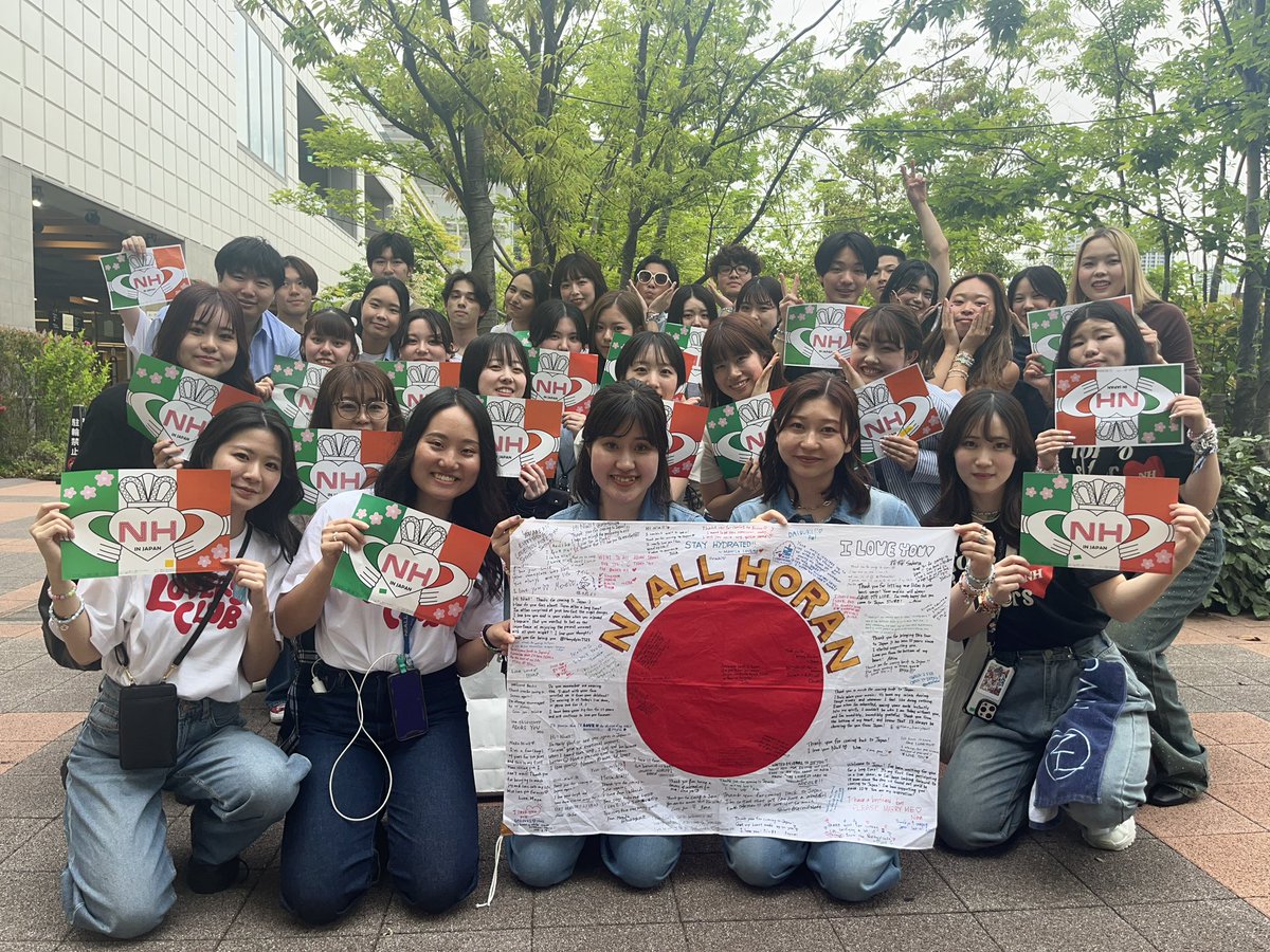 NHfanprojectTYO's tweet photo. 企画に参加いただいた皆様、
本当にありがとうございました。

企画について改めて後日投稿させていただきます💘

集合写真を撮りましょうとの提案をいただき、配布場所にいらっしゃった方でお写真を撮らせていただきました⭐️

＊顔写真掲載許可済 https://t.co/O4x6SdrpAs