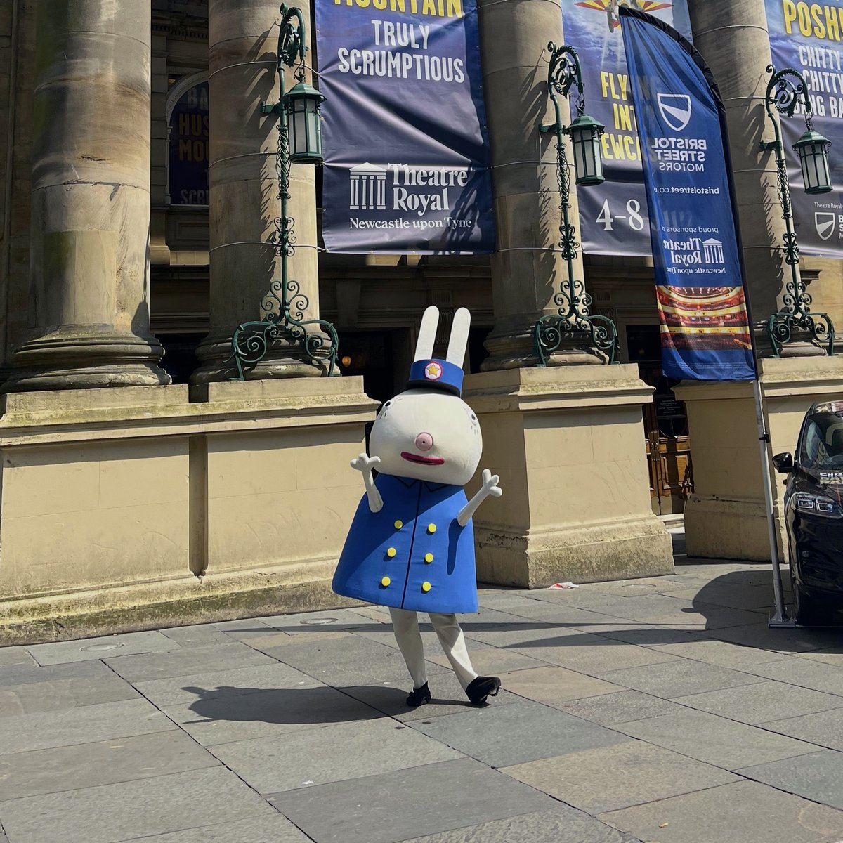 Miss Rabbit has arrived in Newcastle! She’s busy preparing to cheer on participants at the @ChildCancerNTH Children’s Cancer Run on Sunday 🏅 Come and say hello for the chance to win some great prizes!🐰 📅 Peppa Pig's Fun Day Out (Wed 21 & Thu 22 Aug) 🎭 @PeppaPigLiveUK