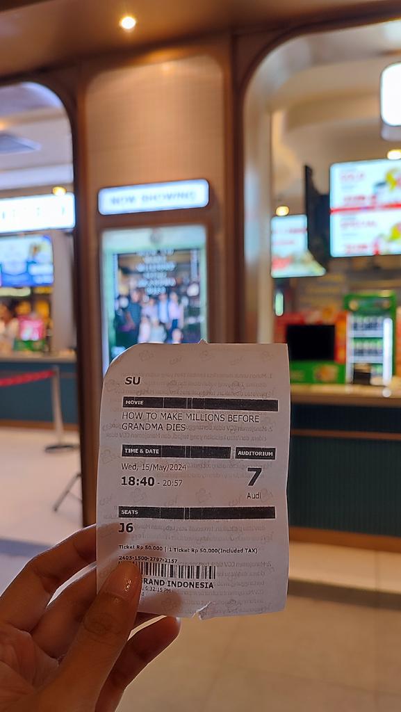 Thank you to the actor @BesideBillkin @Billkin_Ent for making me ugly for 2h6m.
The story is simple yet related and heartwarming. It's been a long time since I watched this kind of genre & I am not disappointed with my decision to start again with this movie