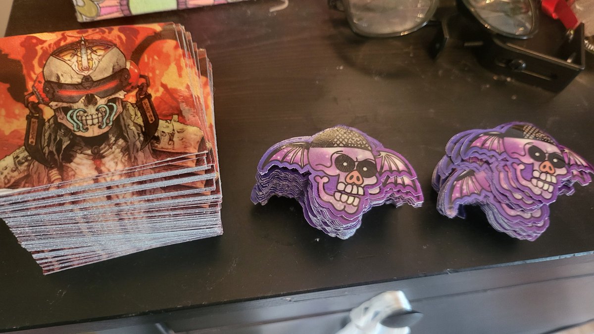 Huge shout-out to my dude <a href="/NickHelmic38953/">Nick Helmick</a> for the awesome holo stickers! That <a href="/DeathbatsClub/">Deathbats Club</a> and <a href="/MegadethDigital/">Megadeth Digital</a> are going on the OUTSIDE of my helmet!

Wanna trade some sticks? DM me!