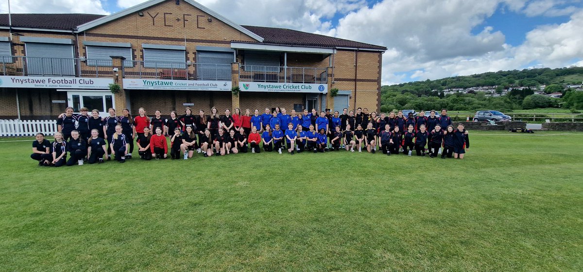 Our Swansea Secondary Schools Tournament held today @ynystawe_ycc Huge thanks to Paul, Phil & Shana for support in getting today on. Well done to @AddGorffGwyr on winning the competition. Well done to @pontcompschool @OlchfaPEdept @gowertonschool @MorristonComp for competing.